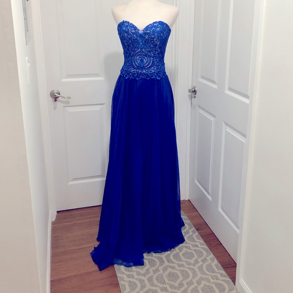 NWT La Femme royal blue gown size 8